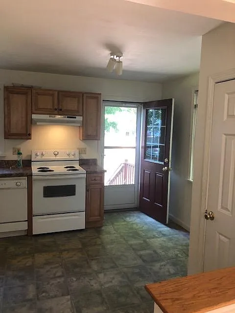 26 Litchfield Ave #D