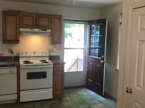 26 Litchfield Ave #D, Rogers, CT 06263