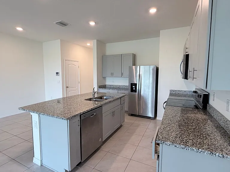 1470 Isleta Loop — Photo 9