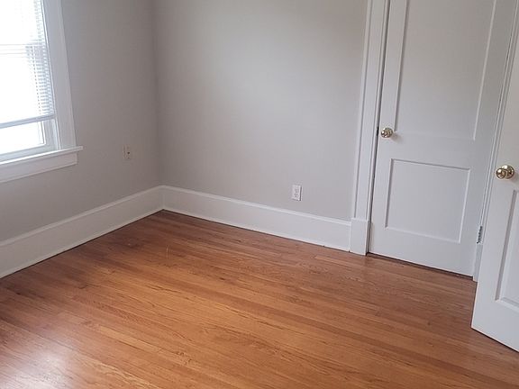 5th image of 624 W 1st St APT B