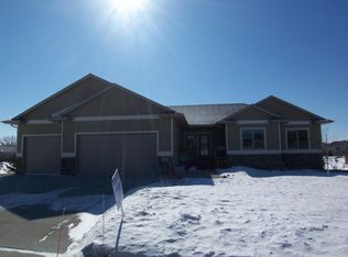 1121 Telluride Cir, Brookings, SD 57006
