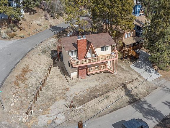 2nd image of 42928 Monterey St
