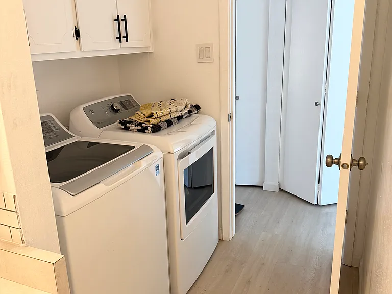 741 Camino Floretta NW — Photo 5