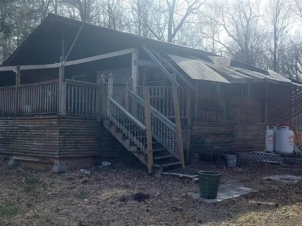 3369 Frontier Rd, East Stroudsburg, PA 18302