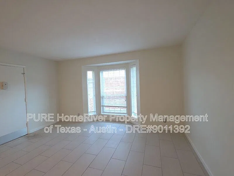 2 bed, 2.0 bath, 1058 sqft, $1,375 — Photo 2