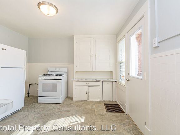 2nd image of 924 Nagold St NW #1