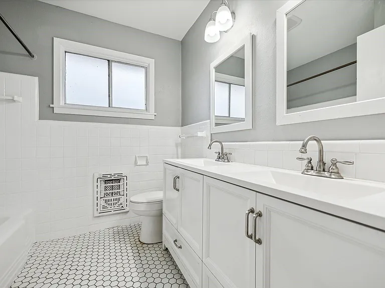 5237 Maple St — Photo 10