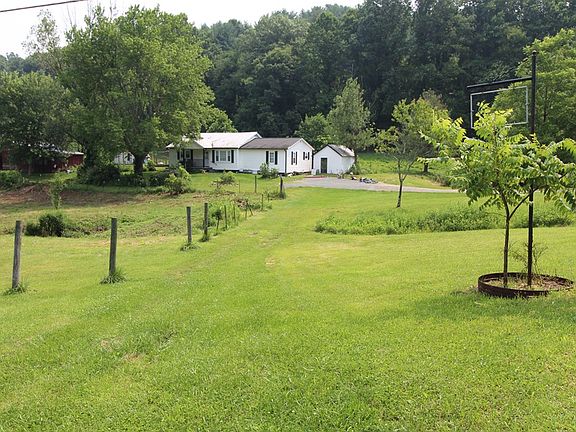 3rd image of 514 Chestnut Dr
