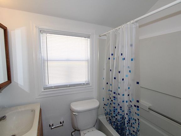 3rd image of 2024 Elm Ave