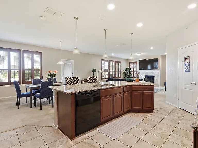 7910 Emmeline Dr — Photo 7