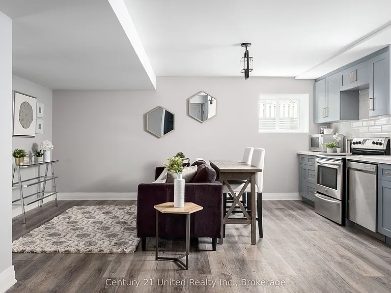 2607 Foxmeadow Rd #B — Photo 6
