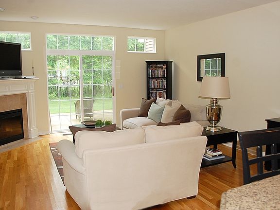 3rd image of 512 Montego Ct