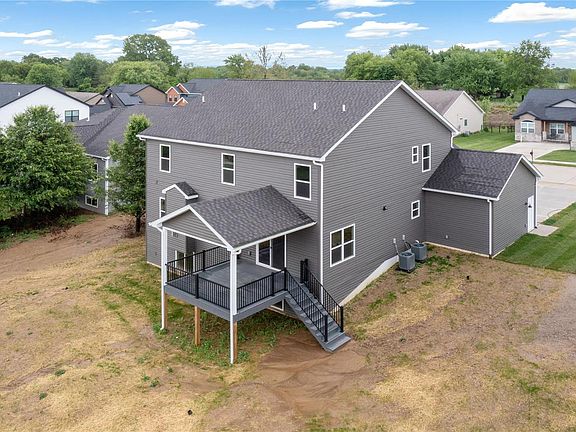3rd image of 759 Seagate Dr