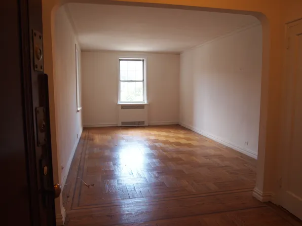 4420 Broadway 3C image 1 of 2