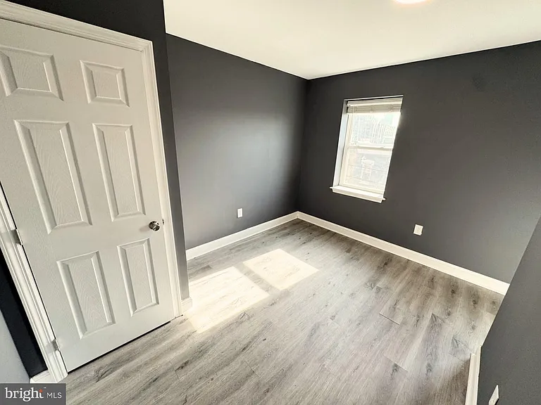 2417 W Jefferson St #2 — Photo 15