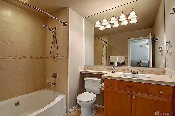 440 Tacoma Ave NE — Photo 11