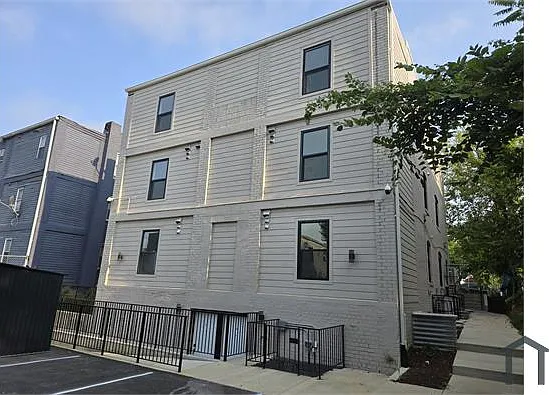 2805 Jasper St SE — Photo 4