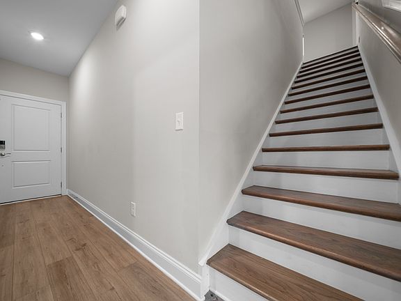 5th image of 700 Castle Rd