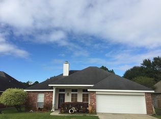 412 Crest Cir, Youngsville, LA 70592