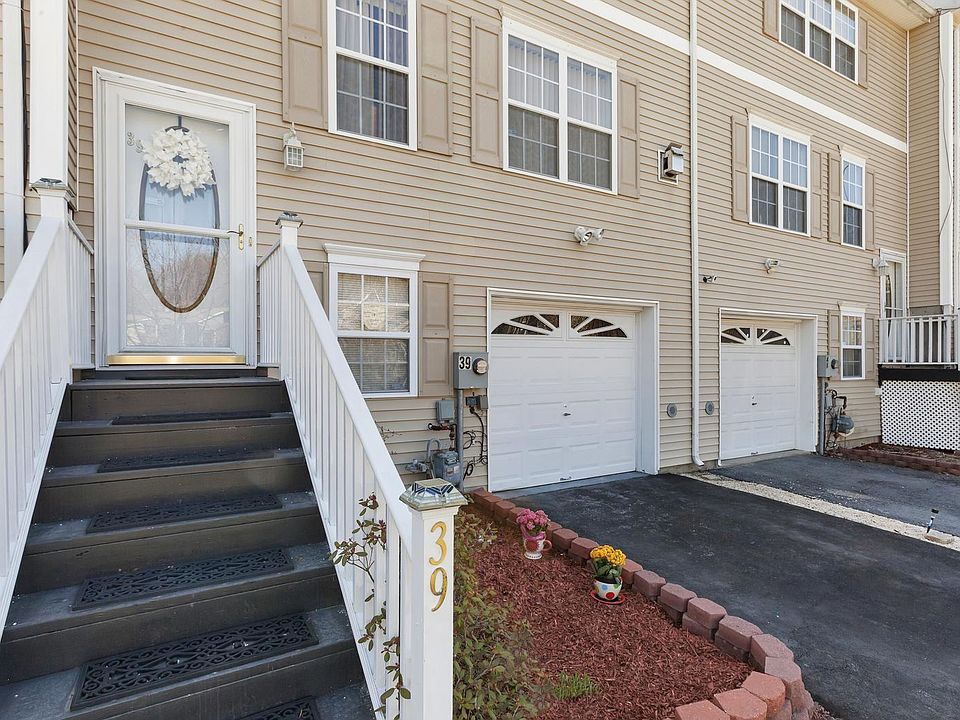 2nd image of 39 Mayer Dr #0