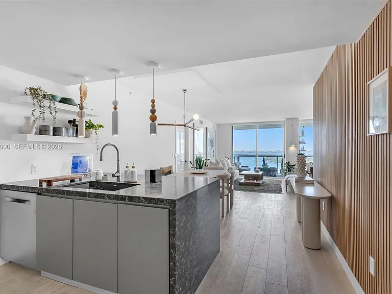 10 Venetian Way #1803 — Photo 9