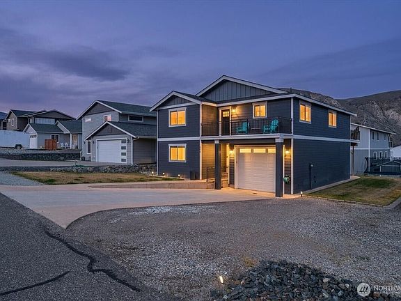 2nd image of 225 E Marine View Drive