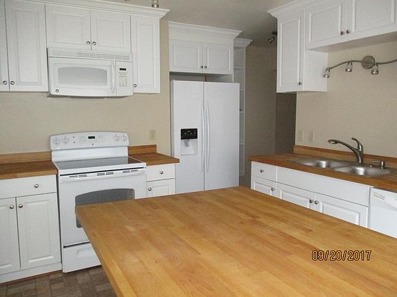 5th image of 10511 23rd Ave NE