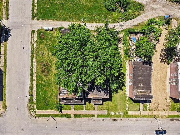 4th image of 4708 McMillan Ave