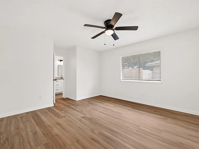 2334 Autumn Springs Ln — Photo 19