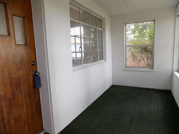 2nd image of 1813 Fieldhouse Ave