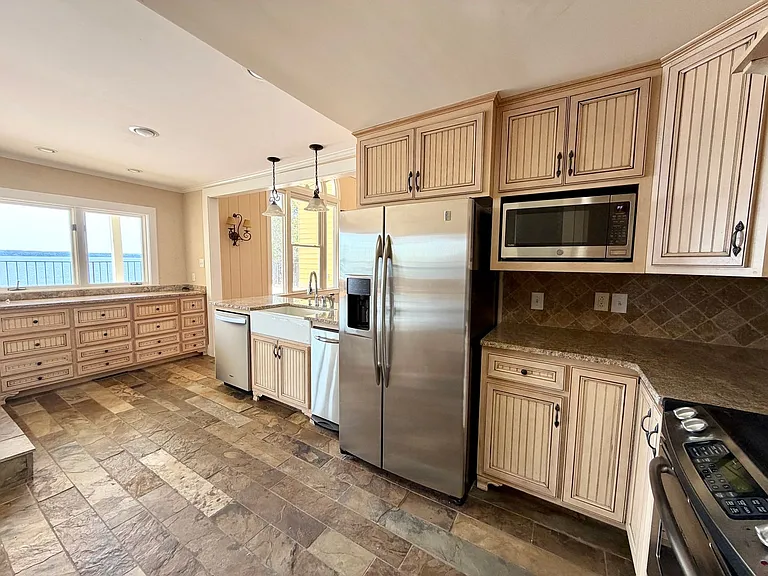 321 Cove View Ct — Photo 10