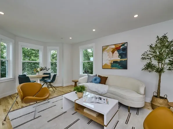 17 Macarthur St #3, Somerville, MA 02145
