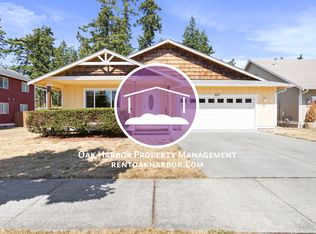 957 NW Longview Dr, Oak Harbor, WA 98277