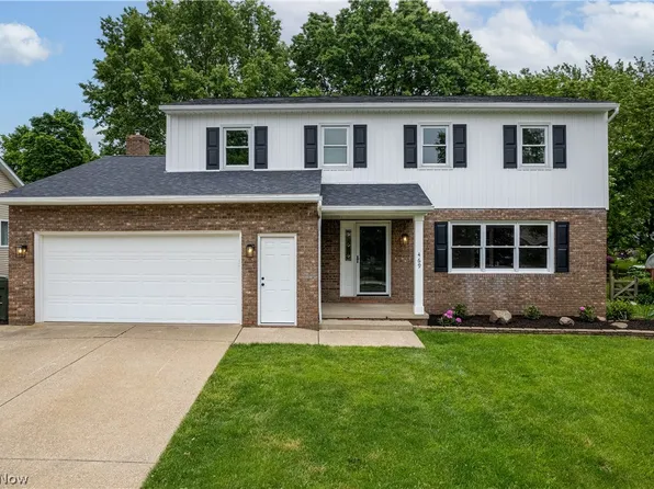 469 Wolf Ave, Wadsworth, OH 44281