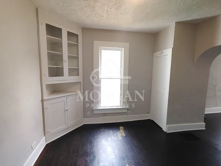 1104 Spring St — Photo 3