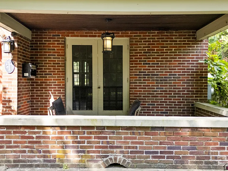 1041 Fontaine Rd — Photo 31