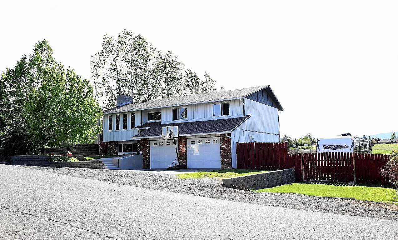 602 S 119th Ave photo 1