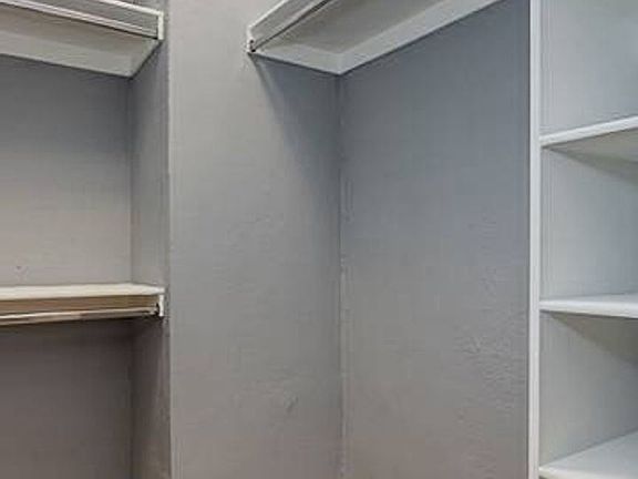 5th image of 2921 Francis Ave #203