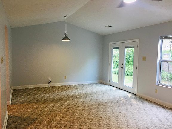 4th image of 1051 Brittany Deanne Ln