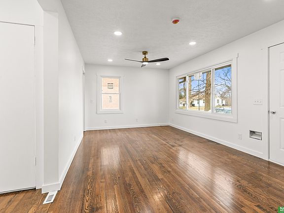 4th image of 4625 Camden Ave