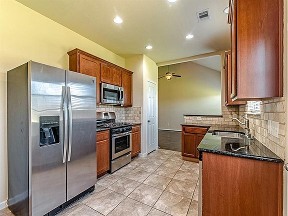 2nd image of 6712 Poplar Bend Ln