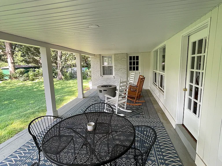 4665 Park Ave — Photo 2