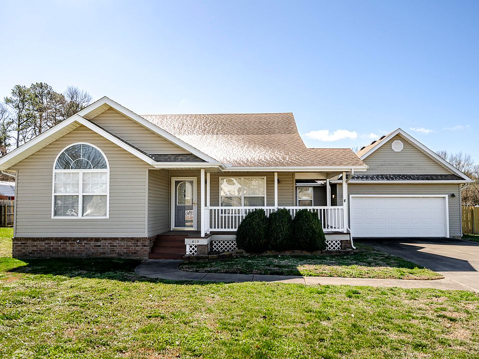 1st image of 423 Honeysuckle Lane