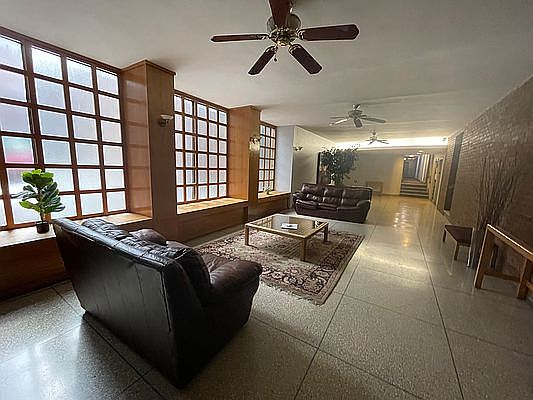 1st image of 350 E 30th St APT 4E