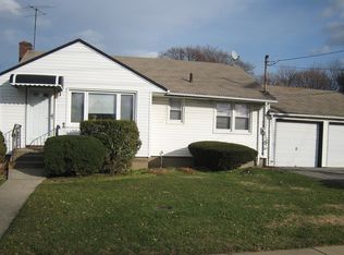 337 W Old Country Rd, Hicksville, NY 11801