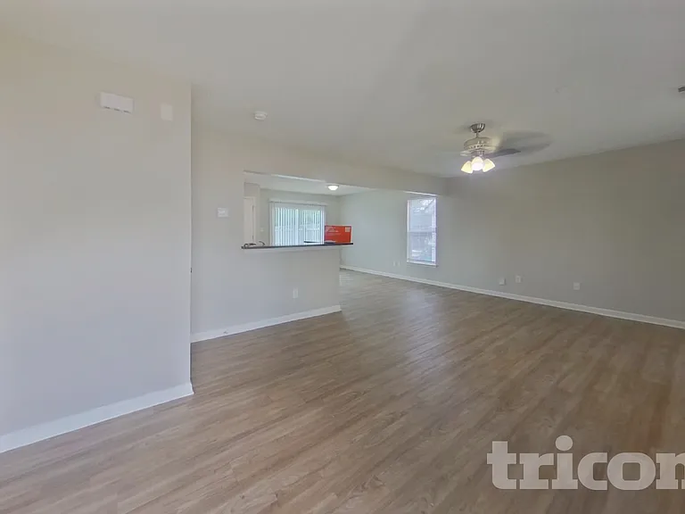 6207 Linda Vista Ln — Photo 3