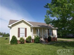 122 Parkers Chapel Rd, Portland, TN 37148
