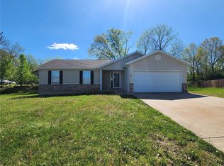 44 Parkway Dr, Troy, MO 63379