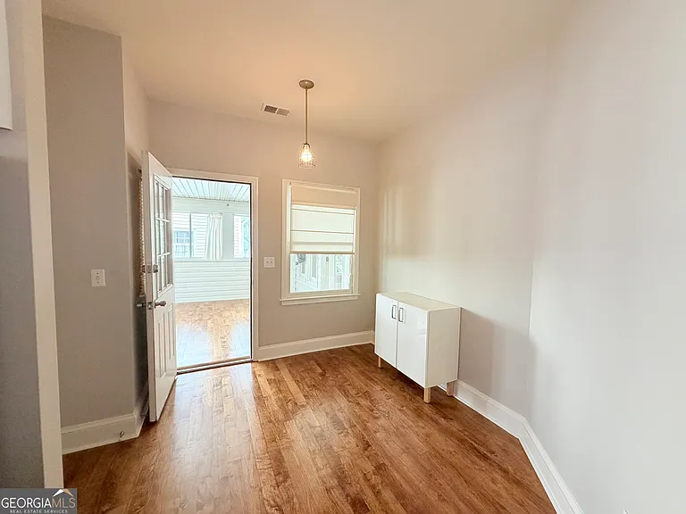 356 Georgia Ave SE — Photo 8