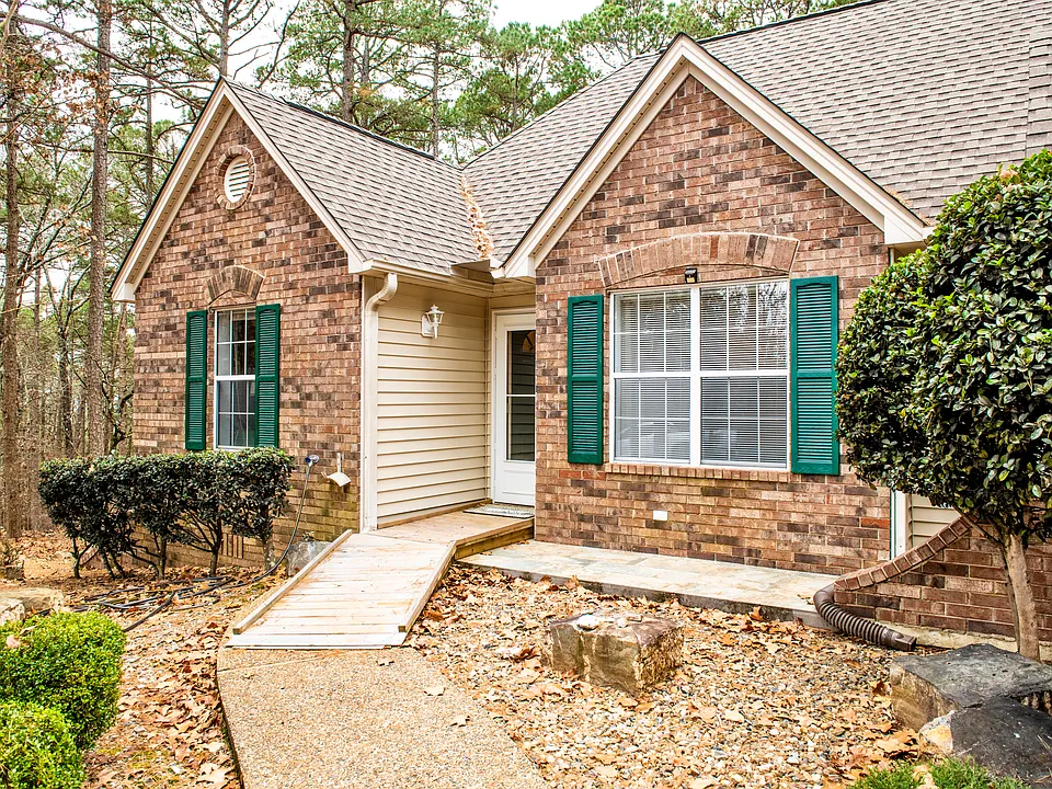 12 Fabero Ln